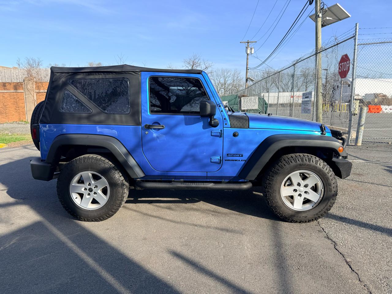 Jeep Wrangler 4WD 2dr Sport 2015