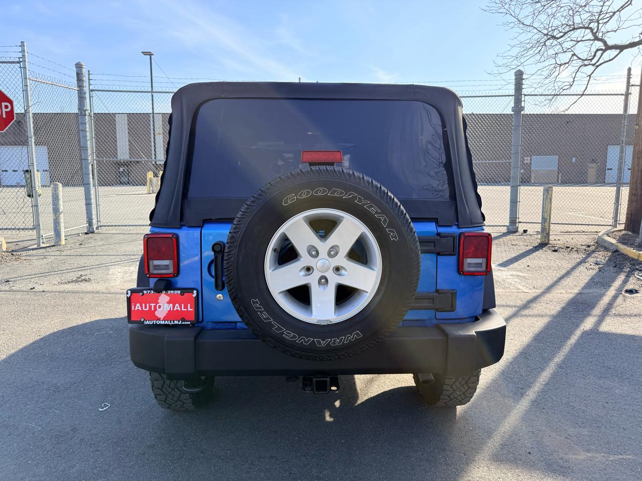 Jeep Wrangler 4WD 2dr Sport 2015