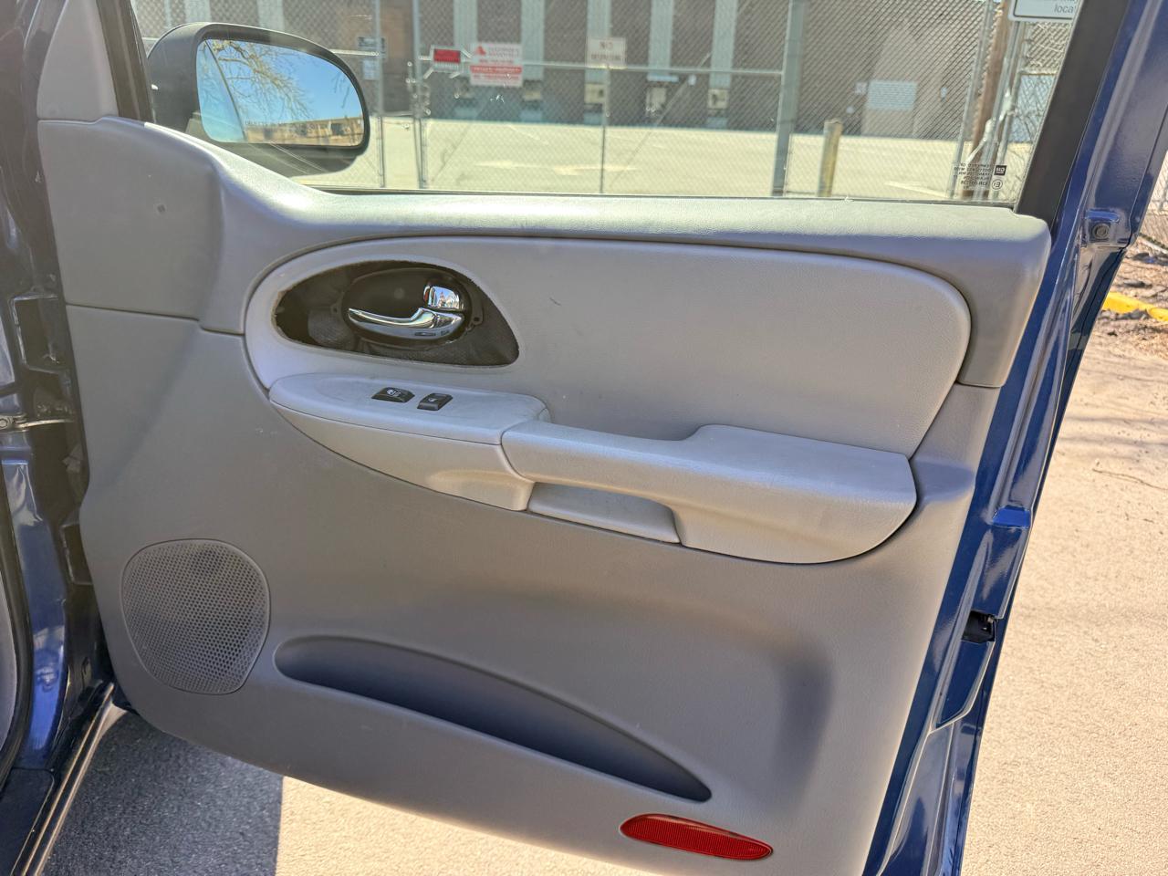 Chevrolet TrailBlazer 4dr 4WD LS 2005