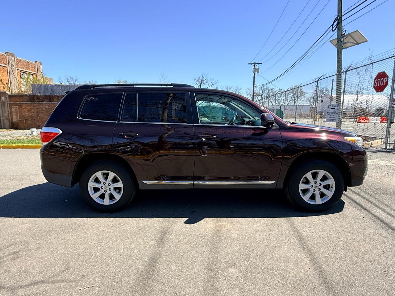 Toyota Highlander 4WD 4dr V6 (Natl) 2013