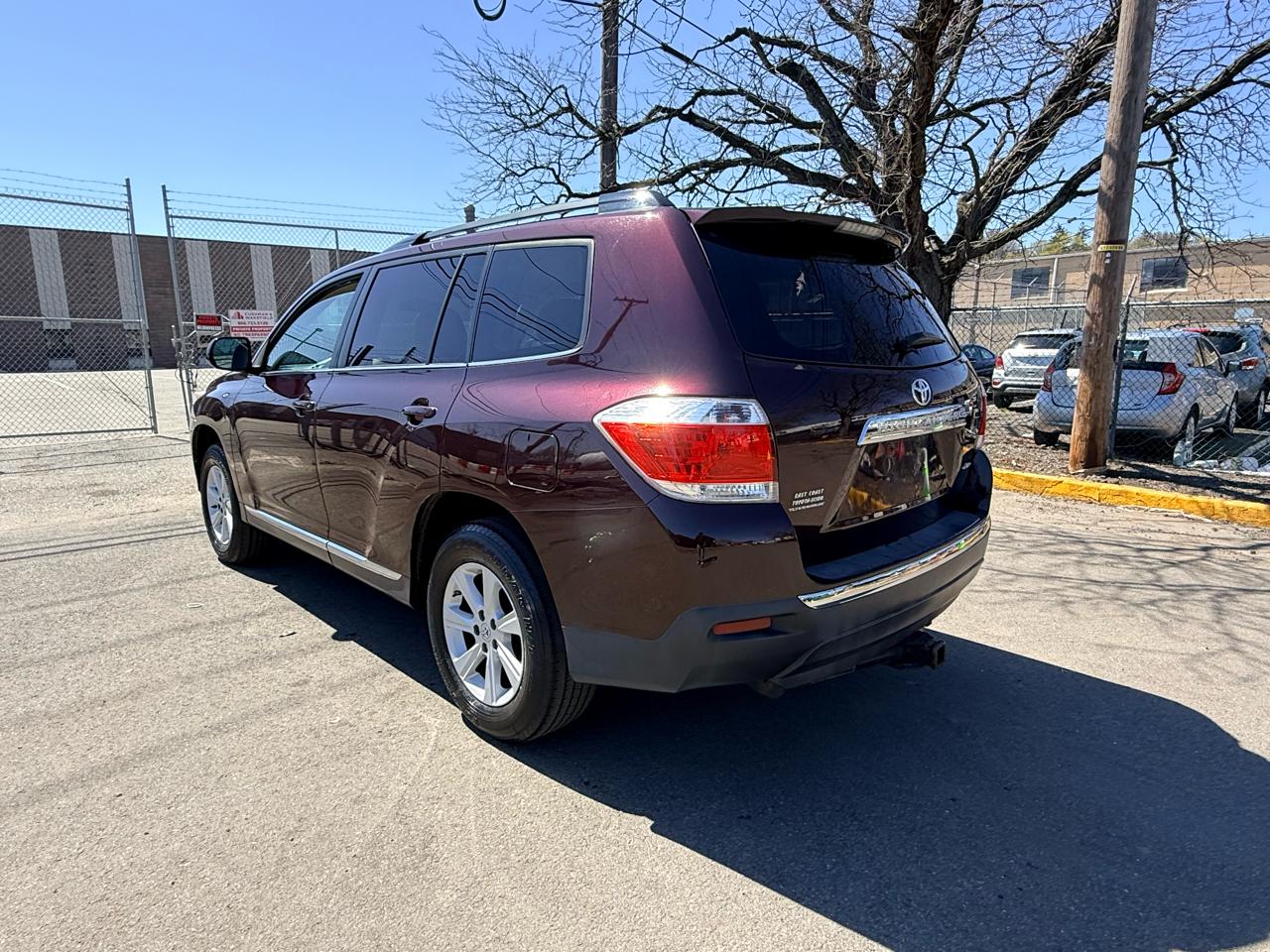 Toyota Highlander 4WD 4dr V6 (Natl) 2013