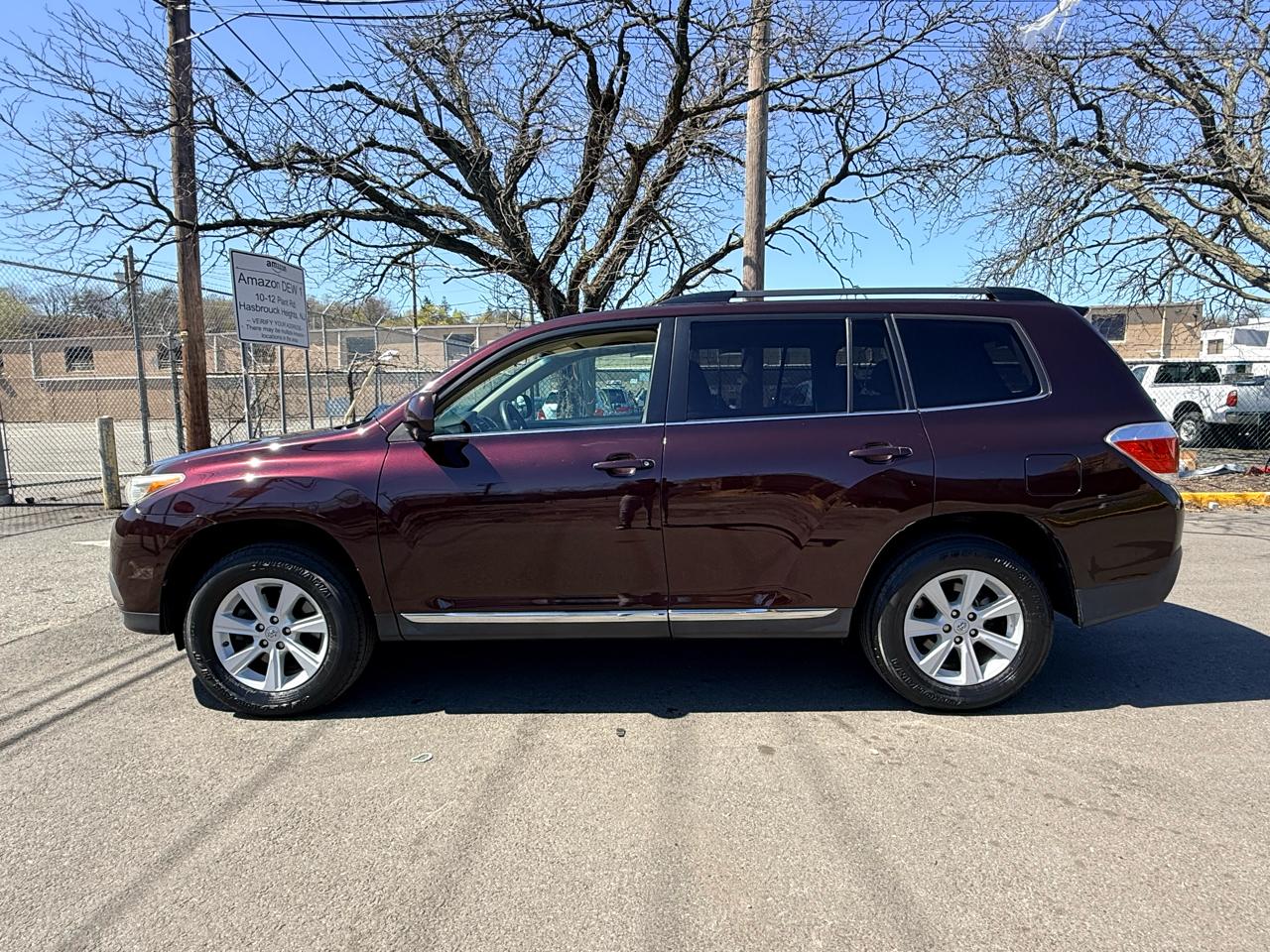 Toyota Highlander 4WD 4dr V6 (Natl) 2013