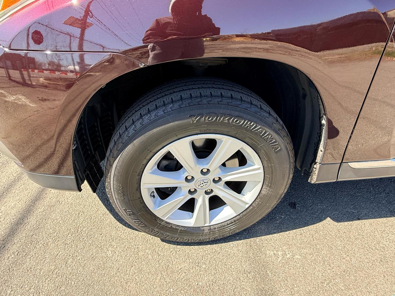 Toyota Highlander 4WD 4dr V6 (Natl) 2013