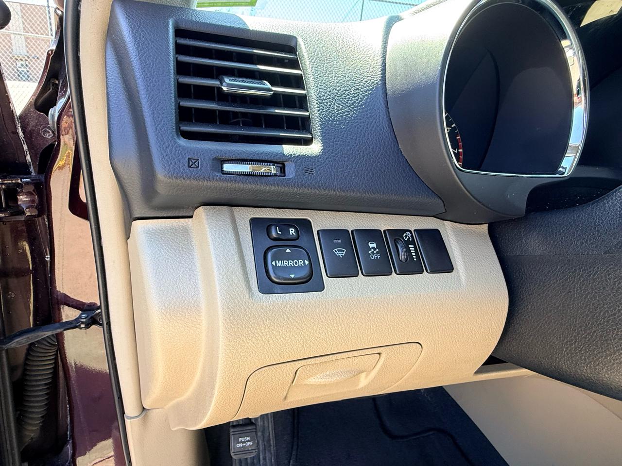 Toyota Highlander 4WD 4dr V6 (Natl) 2013