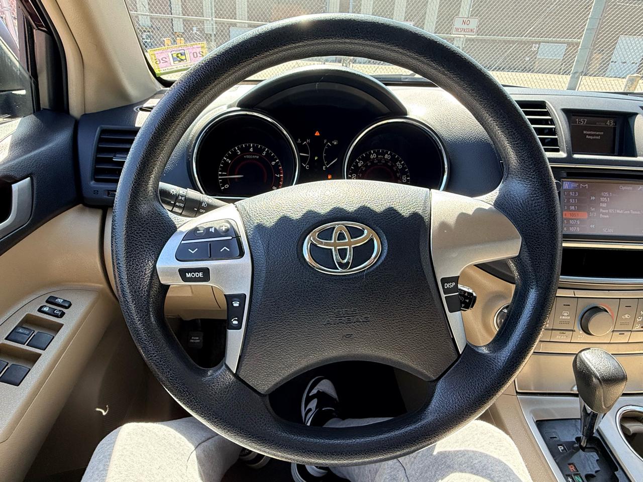 Toyota Highlander 4WD 4dr V6 (Natl) 2013