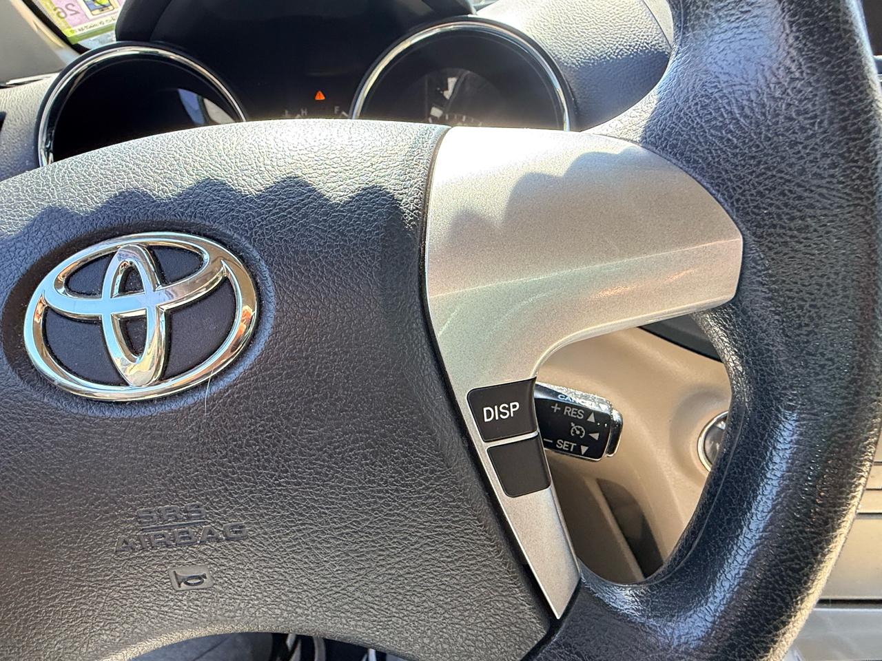 Toyota Highlander 4WD 4dr V6 (Natl) 2013