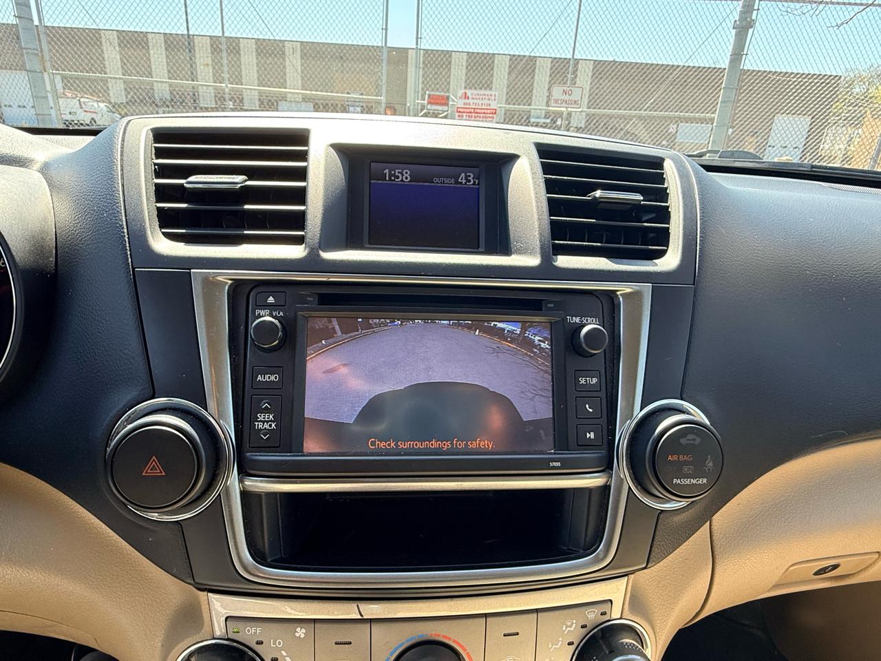 Toyota Highlander 4WD 4dr V6 (Natl) 2013