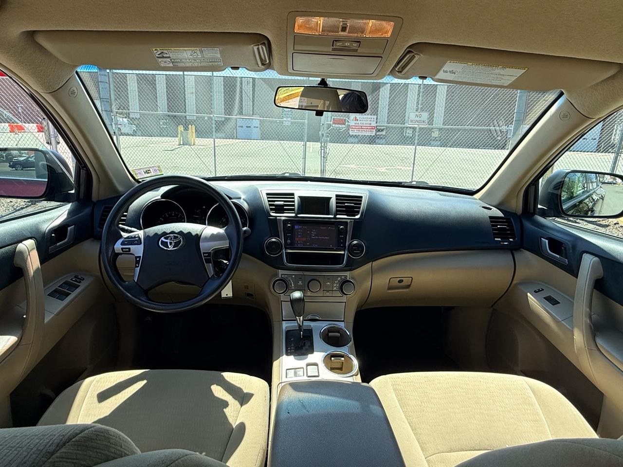 Toyota Highlander 4WD 4dr V6 (Natl) 2013