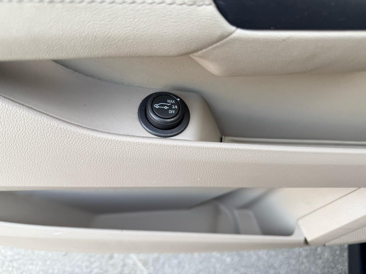 Cadillac SRX FWD 4dr Performance Collection 2012