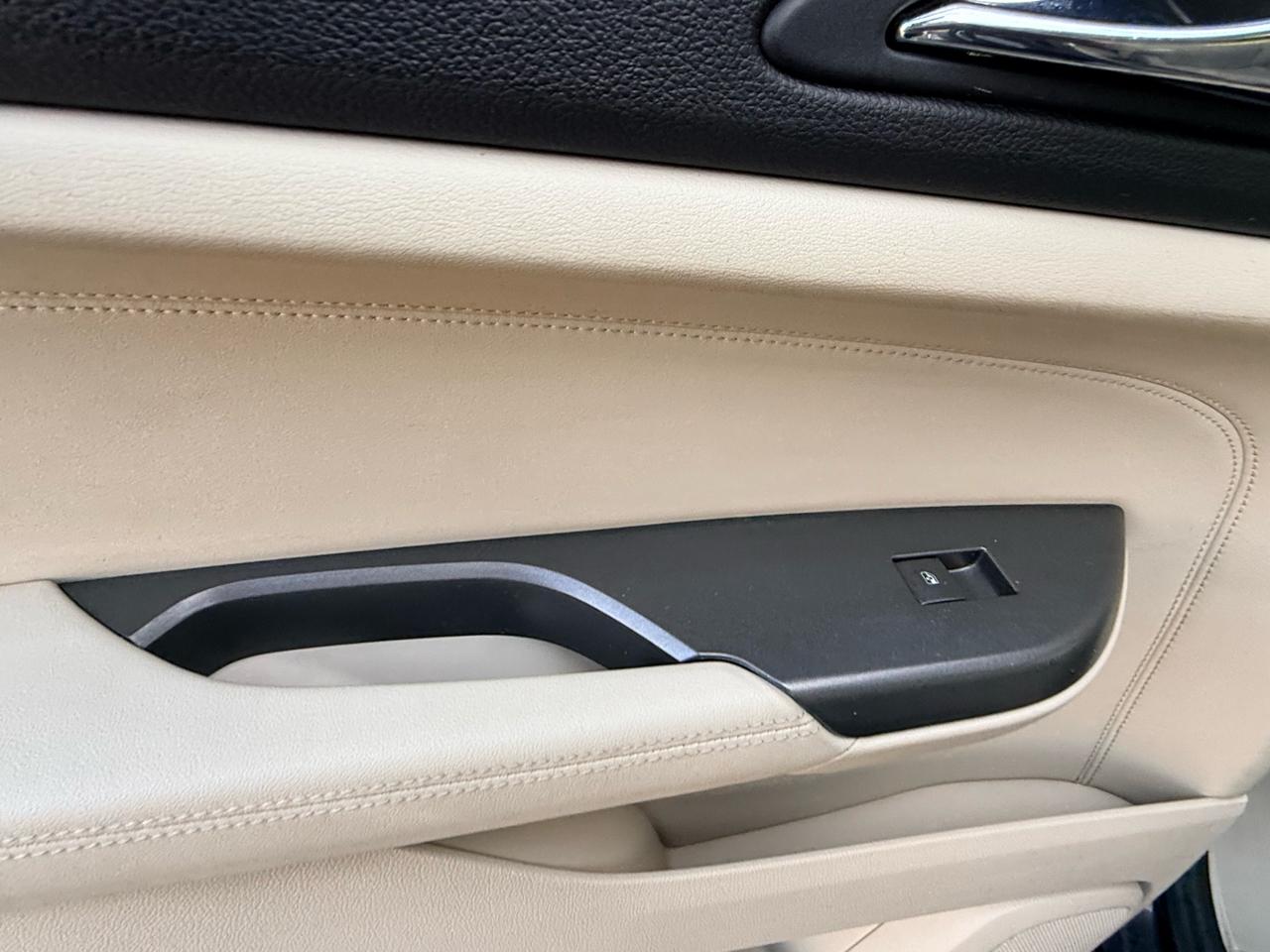 Cadillac SRX FWD 4dr Performance Collection 2012