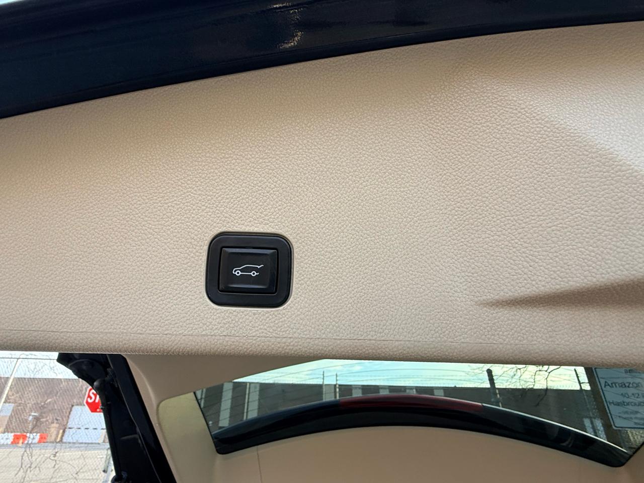 Cadillac SRX FWD 4dr Performance Collection 2012