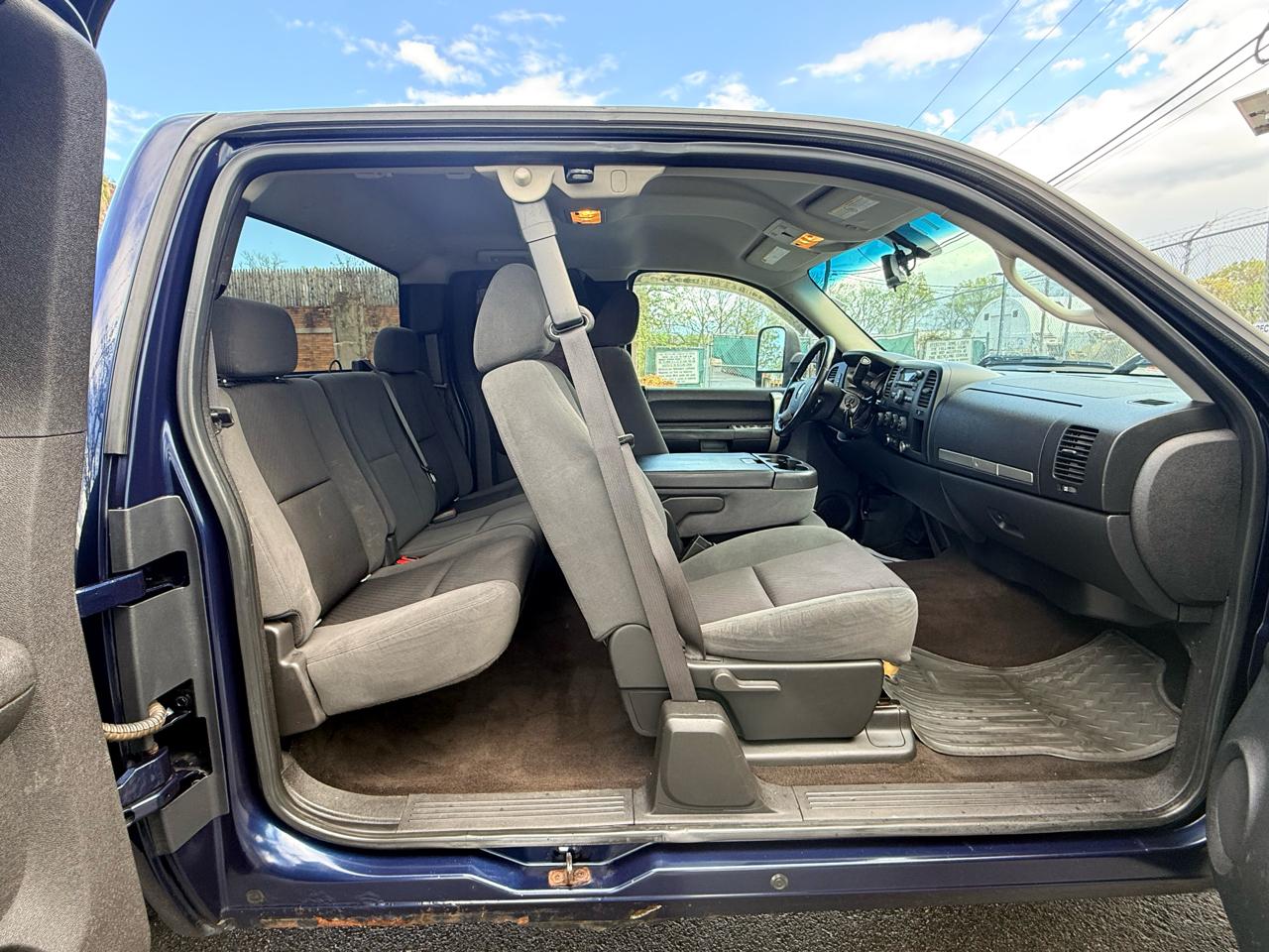 Chevrolet Silverado 2500HD 4WD Ext Cab 143.5" LT 2009