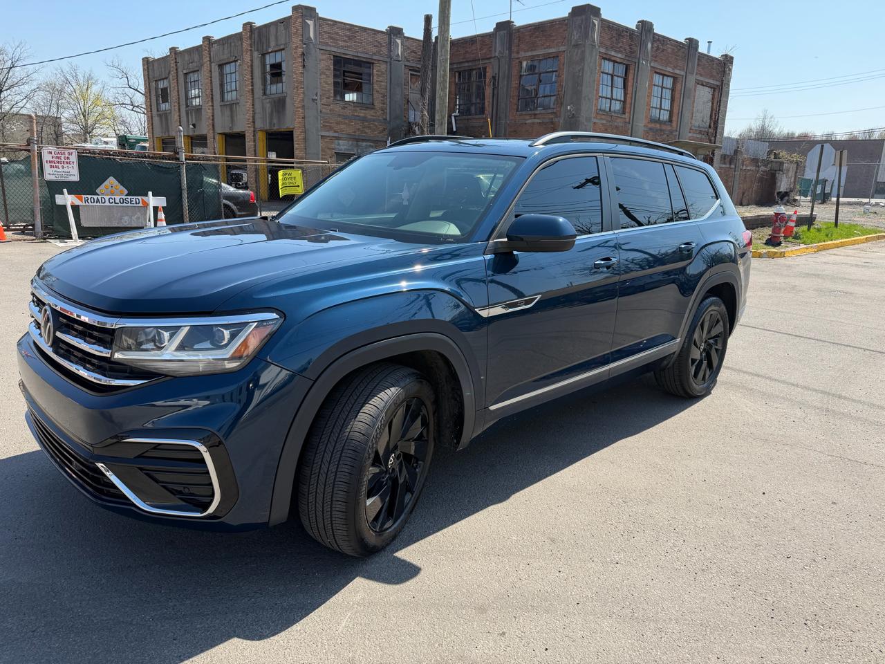 Volkswagen Atlas 2021.5 3.6L V6 SE w/Technology R-Line FWD 2021
