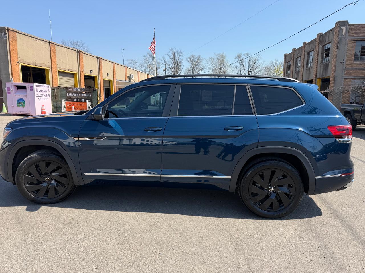 Volkswagen Atlas 2021.5 3.6L V6 SE w/Technology R-Line FWD 2021