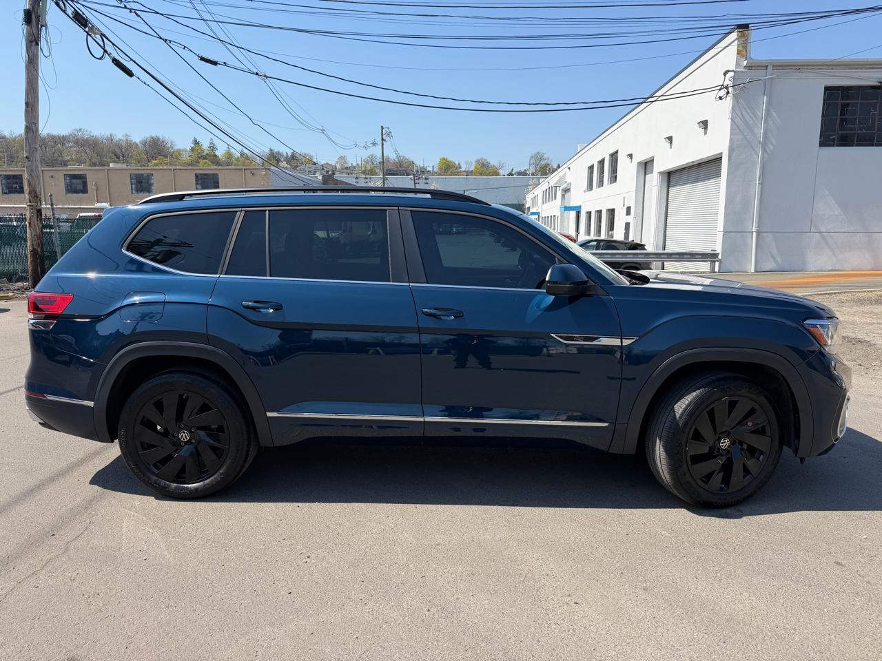 Volkswagen Atlas 2021.5 3.6L V6 SE w/Technology R-Line FWD 2021