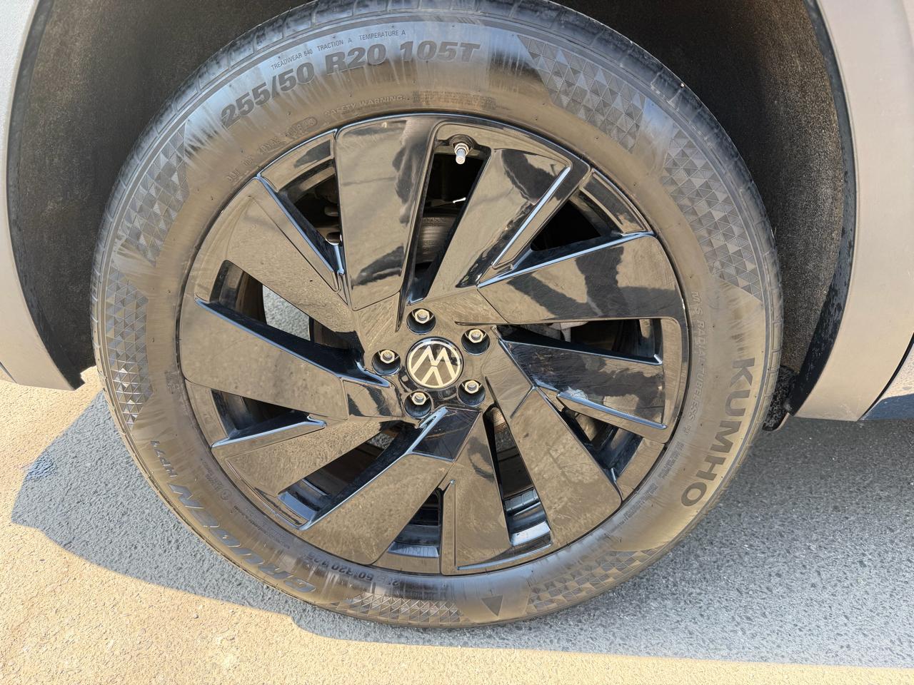 Volkswagen Atlas 2021.5 3.6L V6 SE w/Technology R-Line FWD 2021