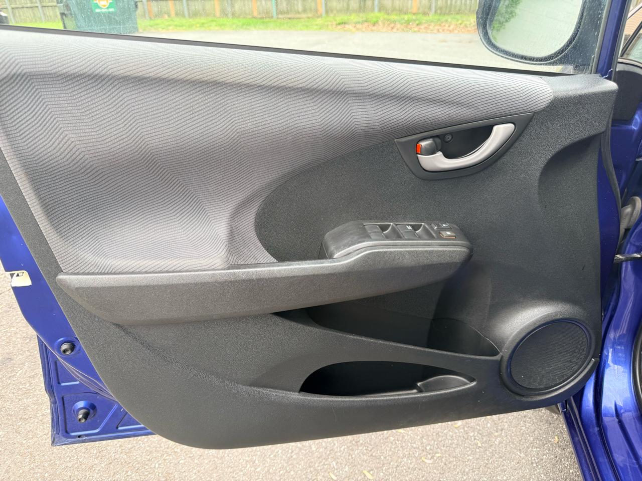 Honda Fit 5dr HB Auto 2010
