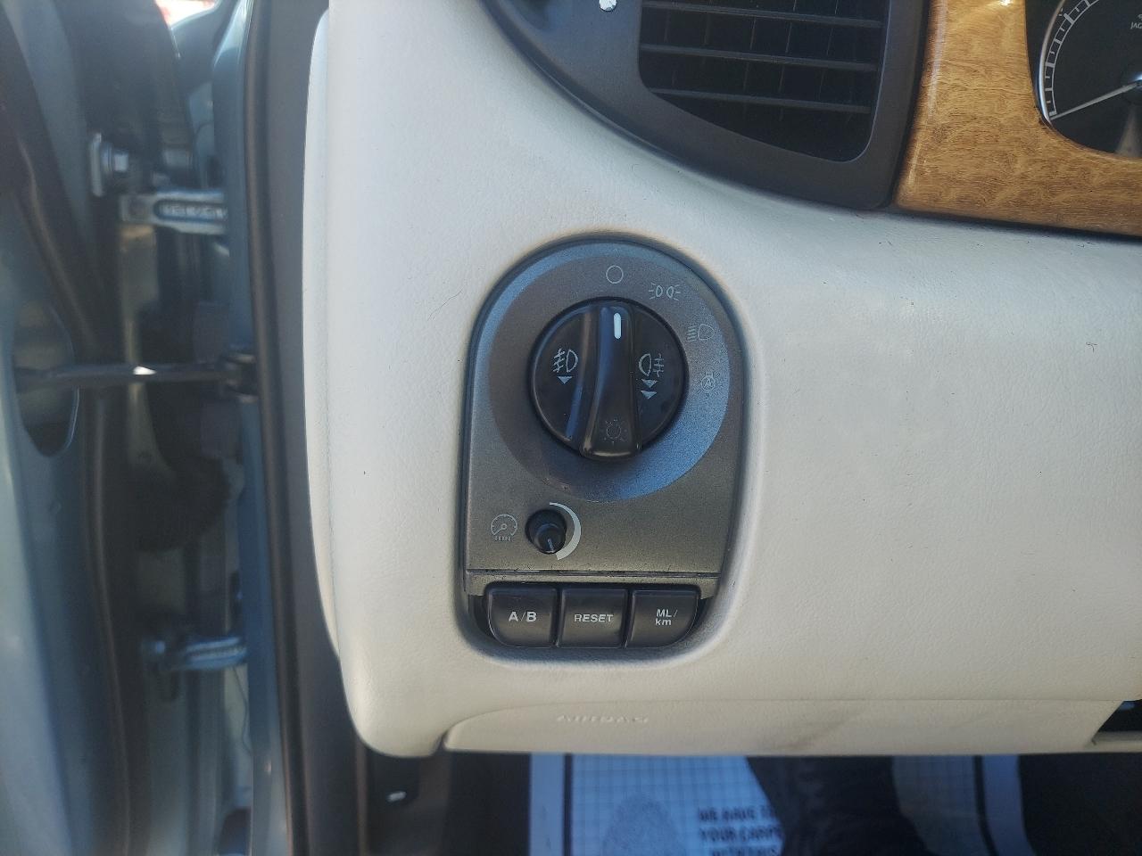 Jaguar X-Type 4dr Sdn 3.0L 2004