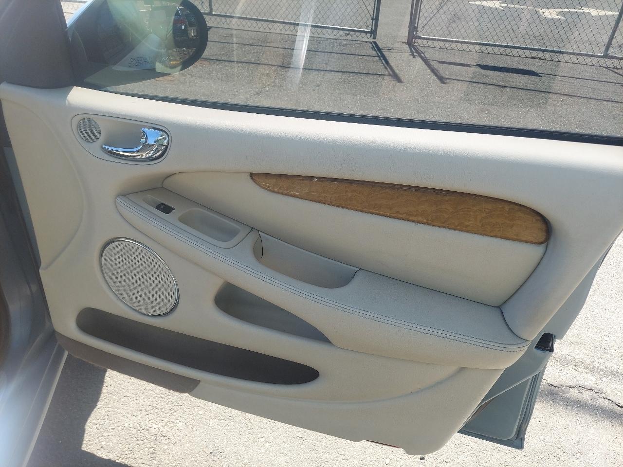 Jaguar X-Type 4dr Sdn 3.0L 2004