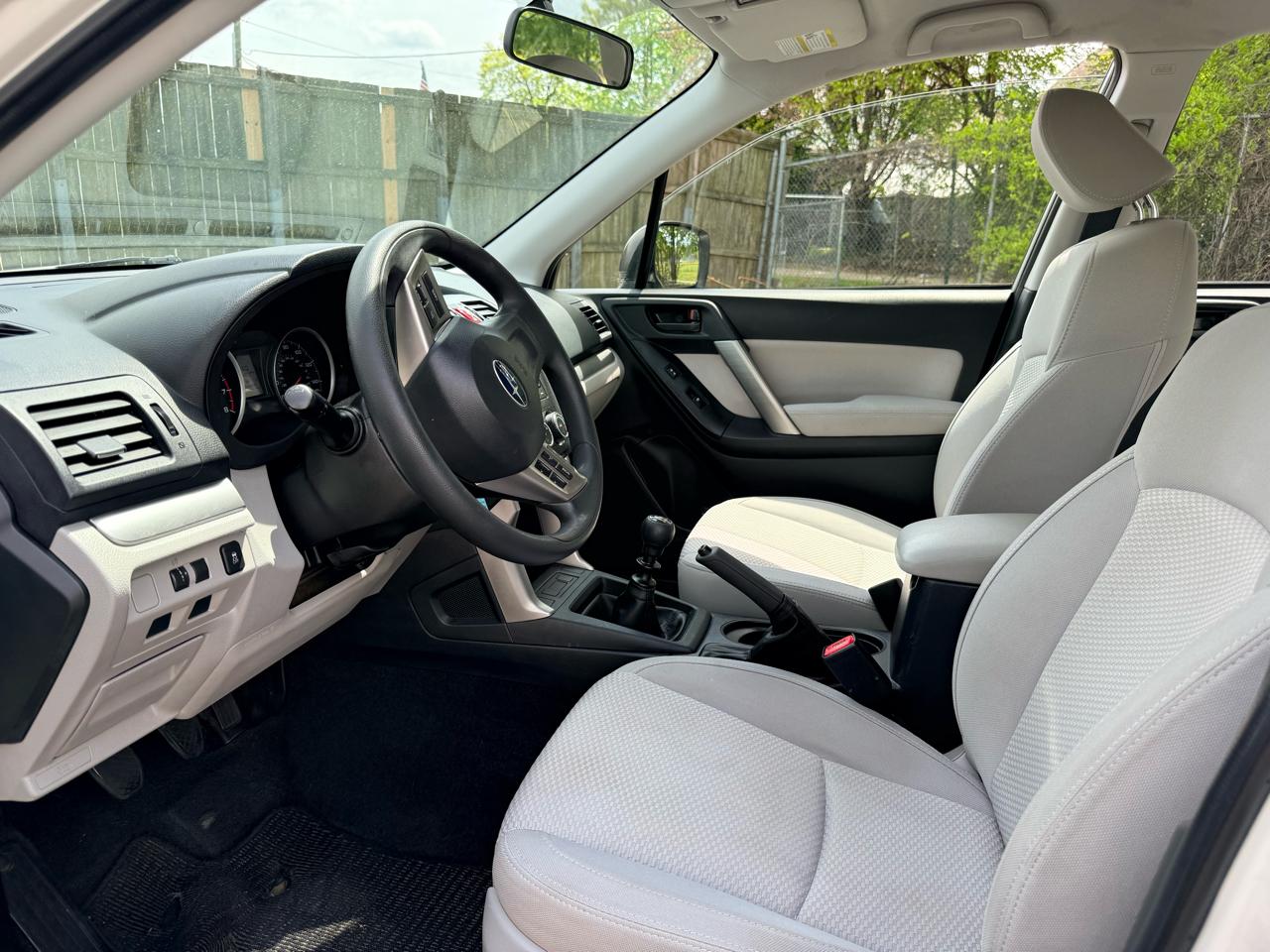 Subaru Forester 4dr Man 2.5i PZEV 2015