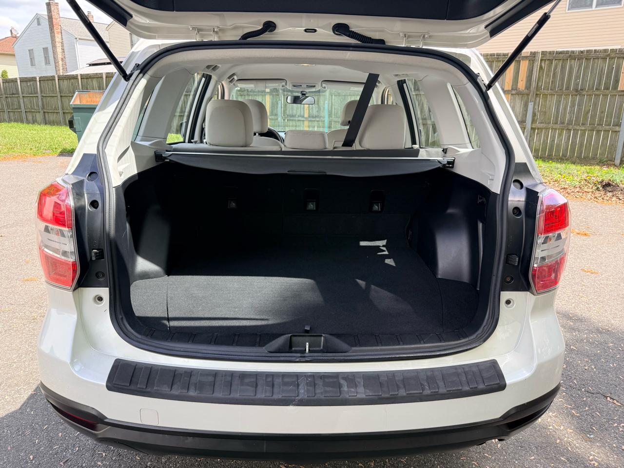 Subaru Forester 4dr Man 2.5i PZEV 2015