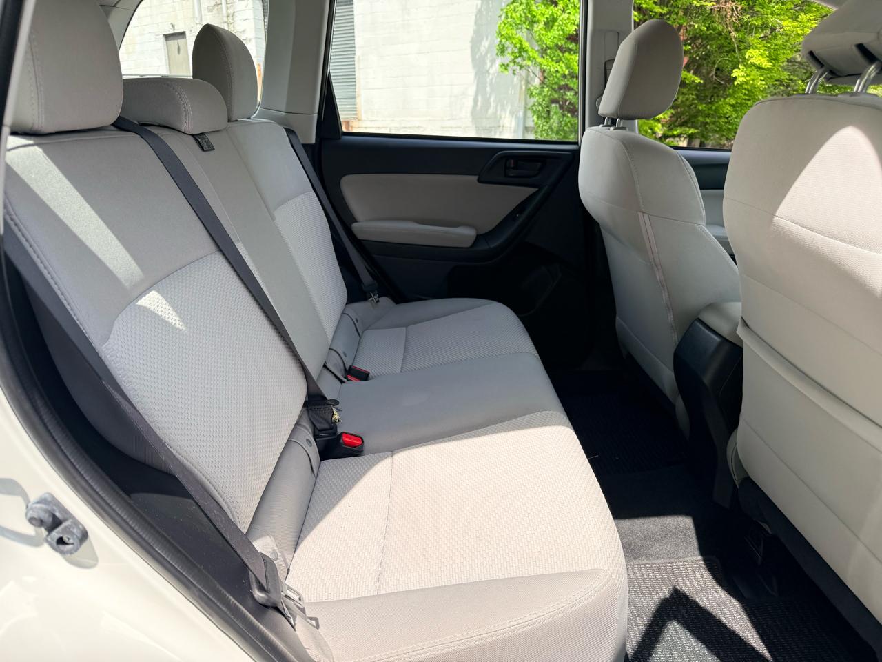 Subaru Forester 4dr Man 2.5i PZEV 2015