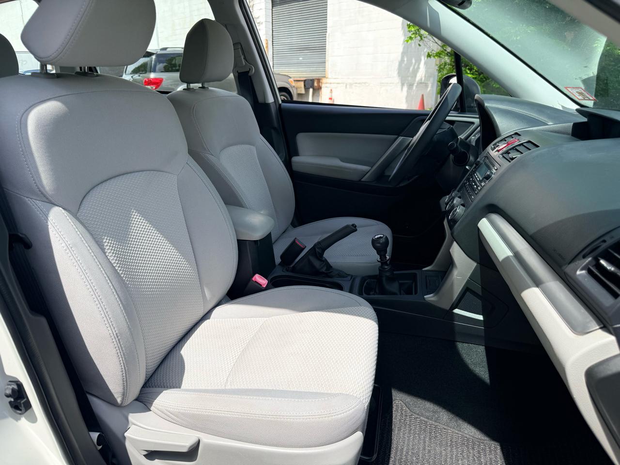 Subaru Forester 4dr Man 2.5i PZEV 2015