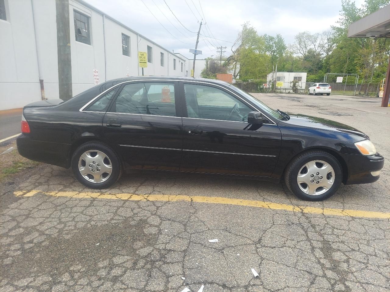 Toyota Avalon 4dr Sdn XLS w/Bench Seat (Natl) 2004