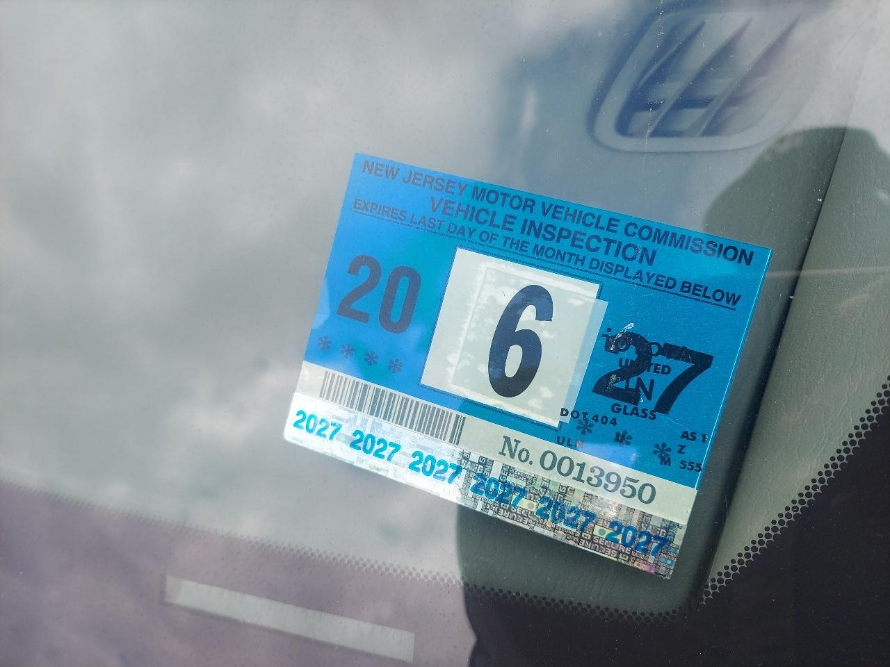 Toyota Avalon 4dr Sdn XLS w/Bench Seat (Natl) 2004