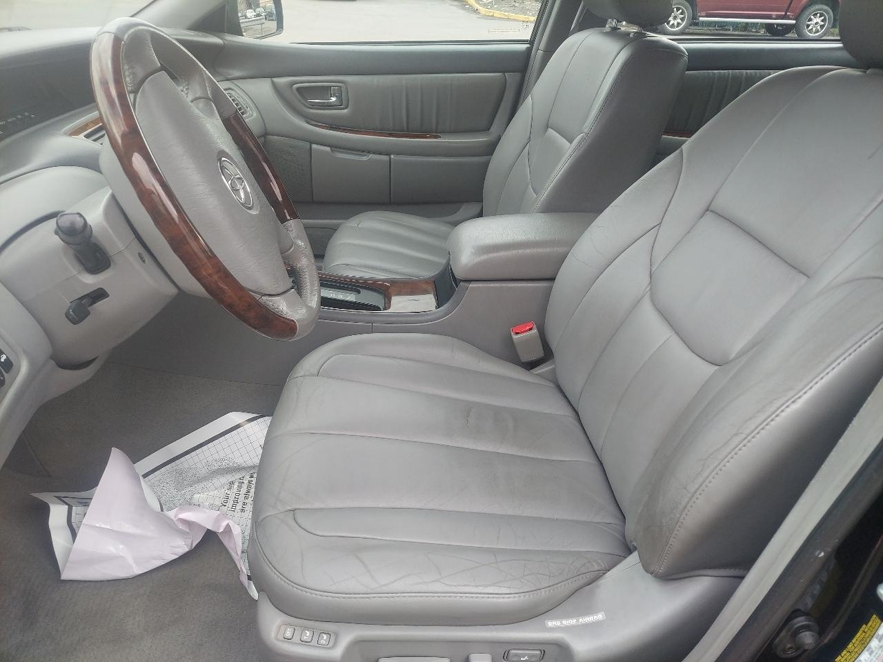 Toyota Avalon 4dr Sdn XLS w/Bench Seat (Natl) 2004
