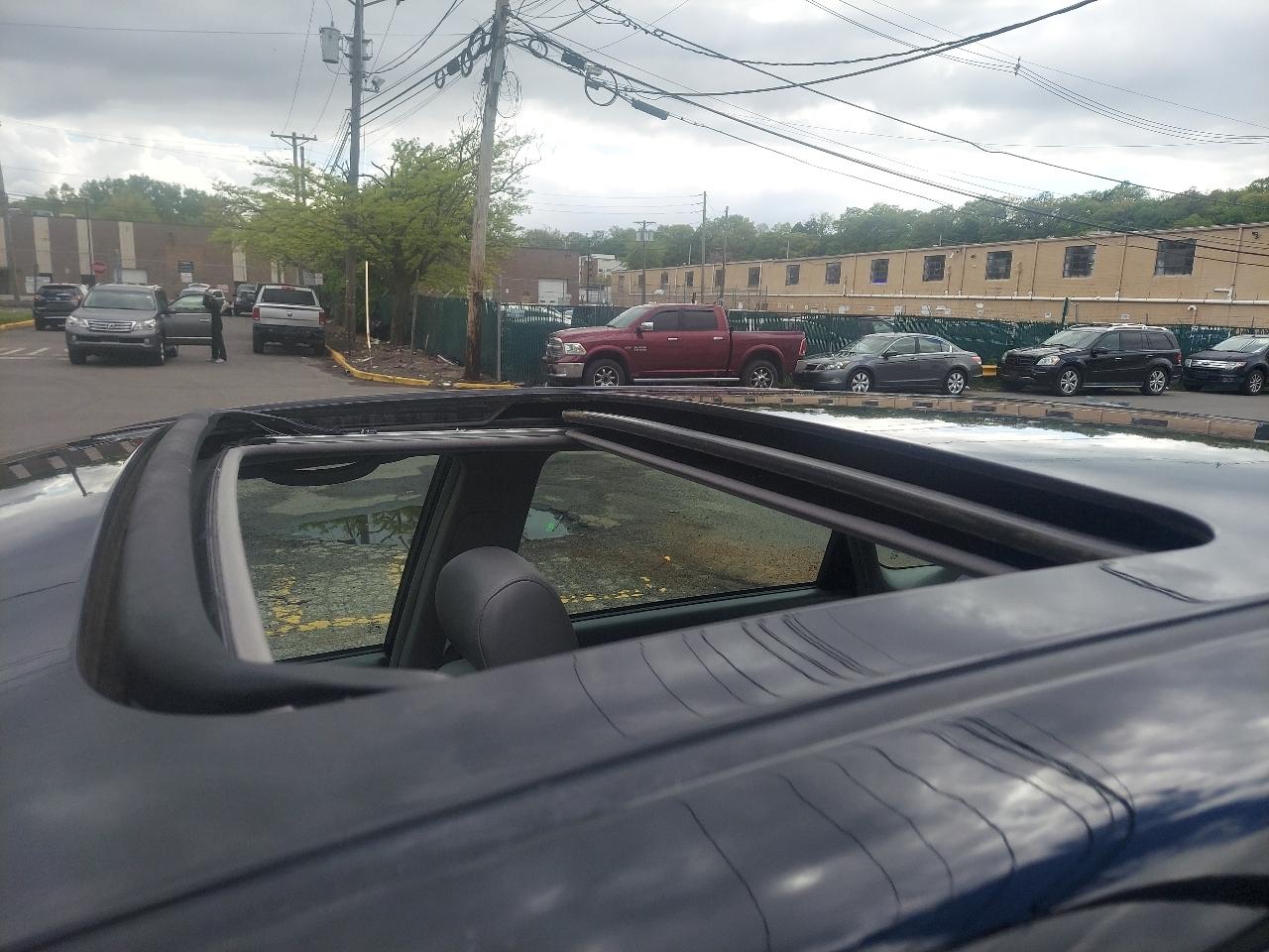 Toyota Avalon 4dr Sdn XLS w/Bench Seat (Natl) 2004