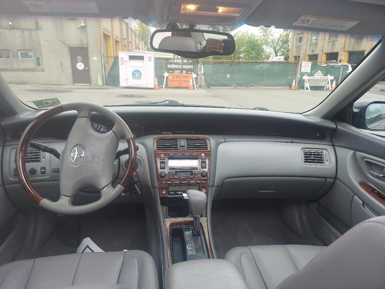 Toyota Avalon 4dr Sdn XLS w/Bench Seat (Natl) 2004