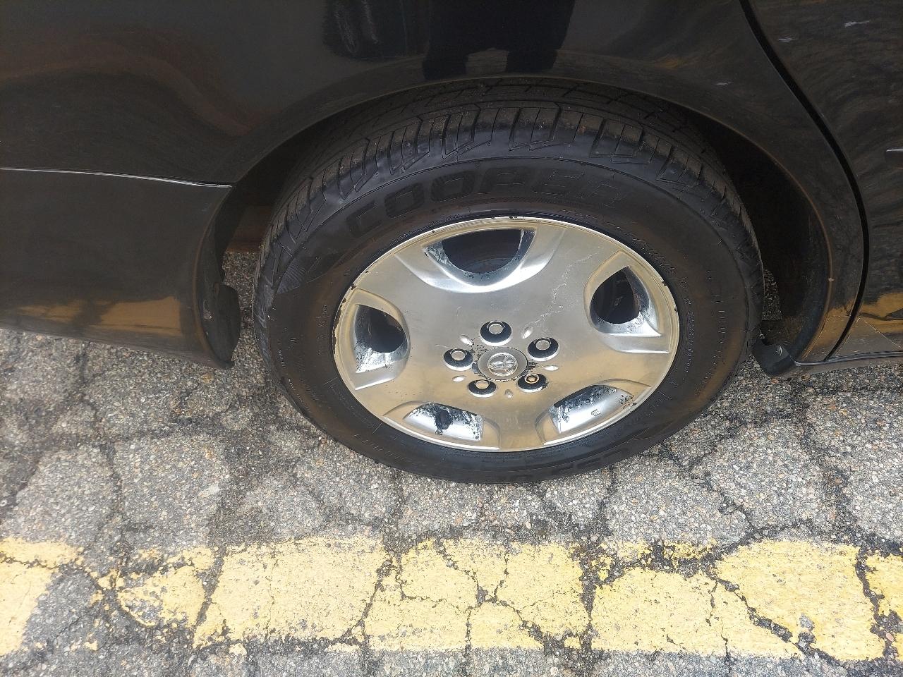 Toyota Avalon 4dr Sdn XLS w/Bench Seat (Natl) 2004