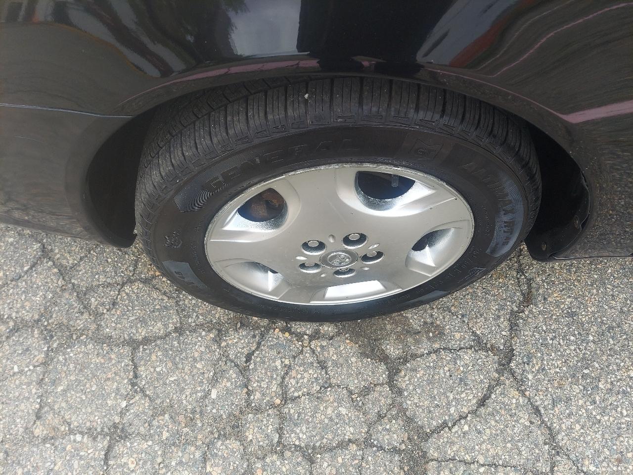 Toyota Avalon 4dr Sdn XLS w/Bench Seat (Natl) 2004