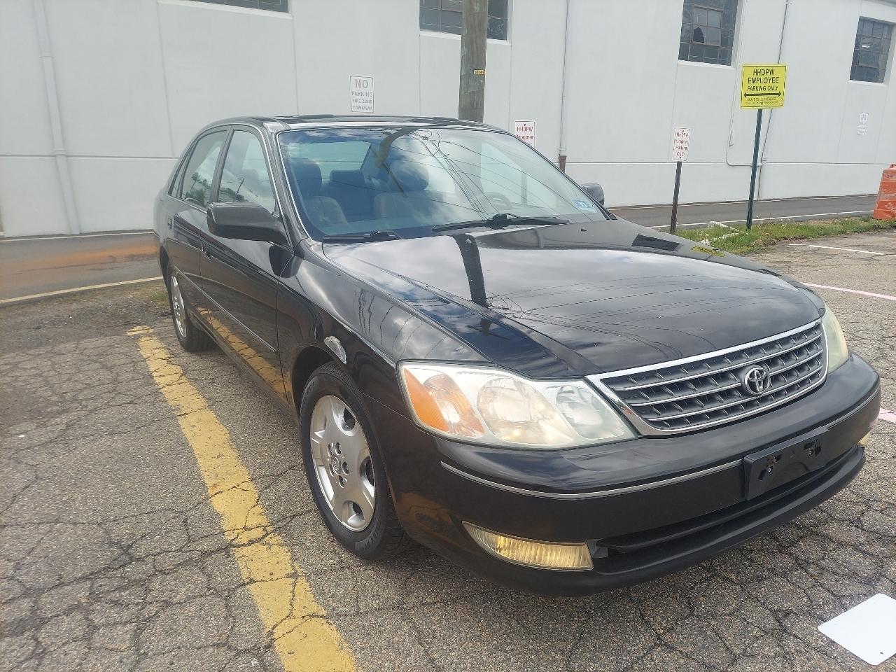 Toyota Avalon 4dr Sdn XLS w/Bench Seat (Natl) 2004