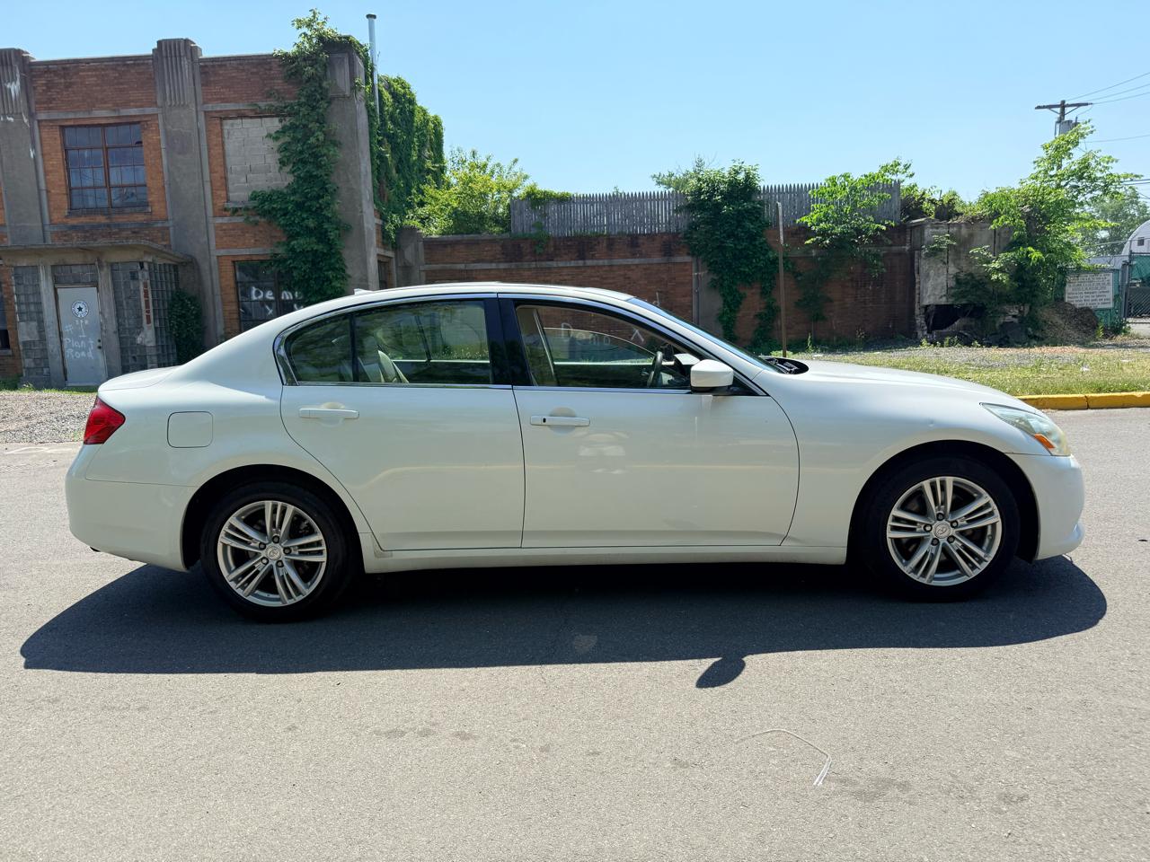 Infiniti G37 Sedan 4dr x AWD 2012
