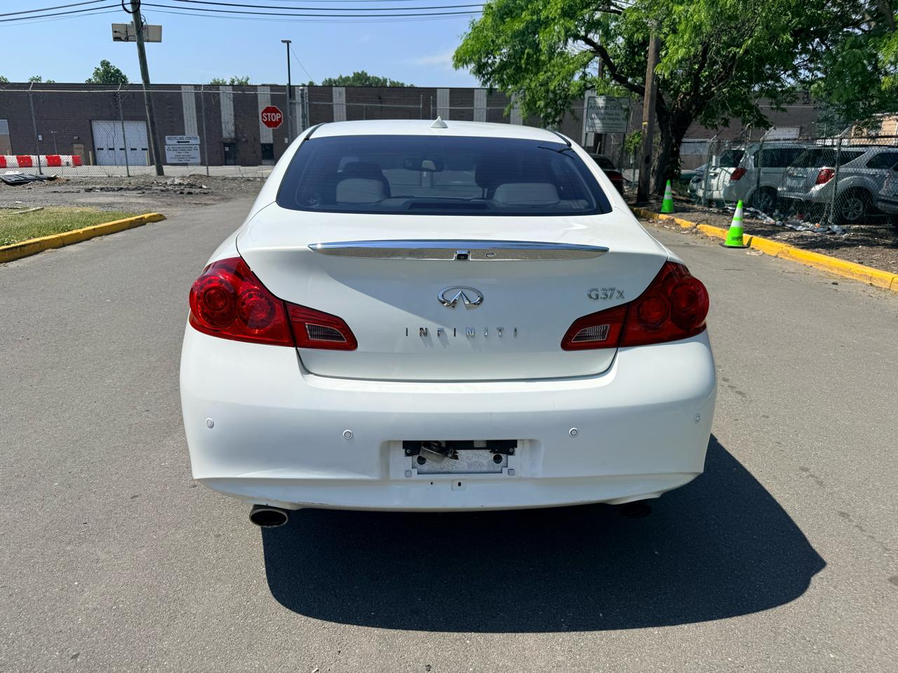 Infiniti G37 Sedan 4dr x AWD 2012
