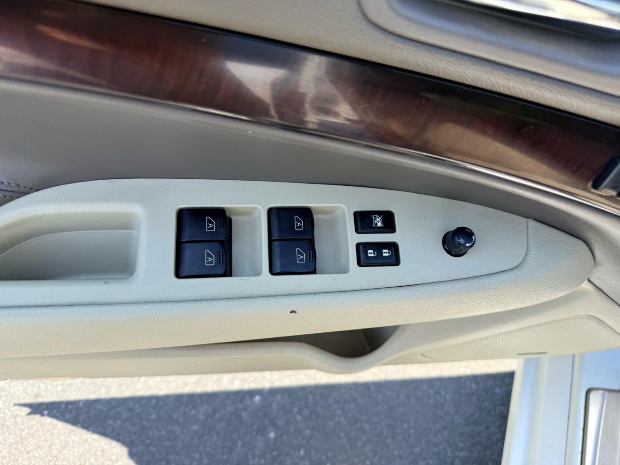 Infiniti G37 Sedan 4dr x AWD 2012