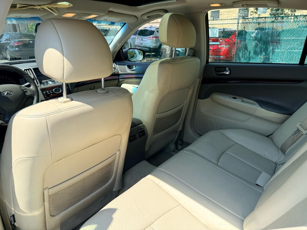Infiniti G37 Sedan 4dr x AWD 2012