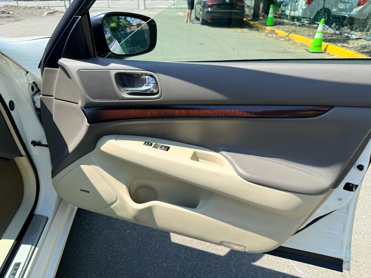 Infiniti G37 Sedan 4dr x AWD 2012