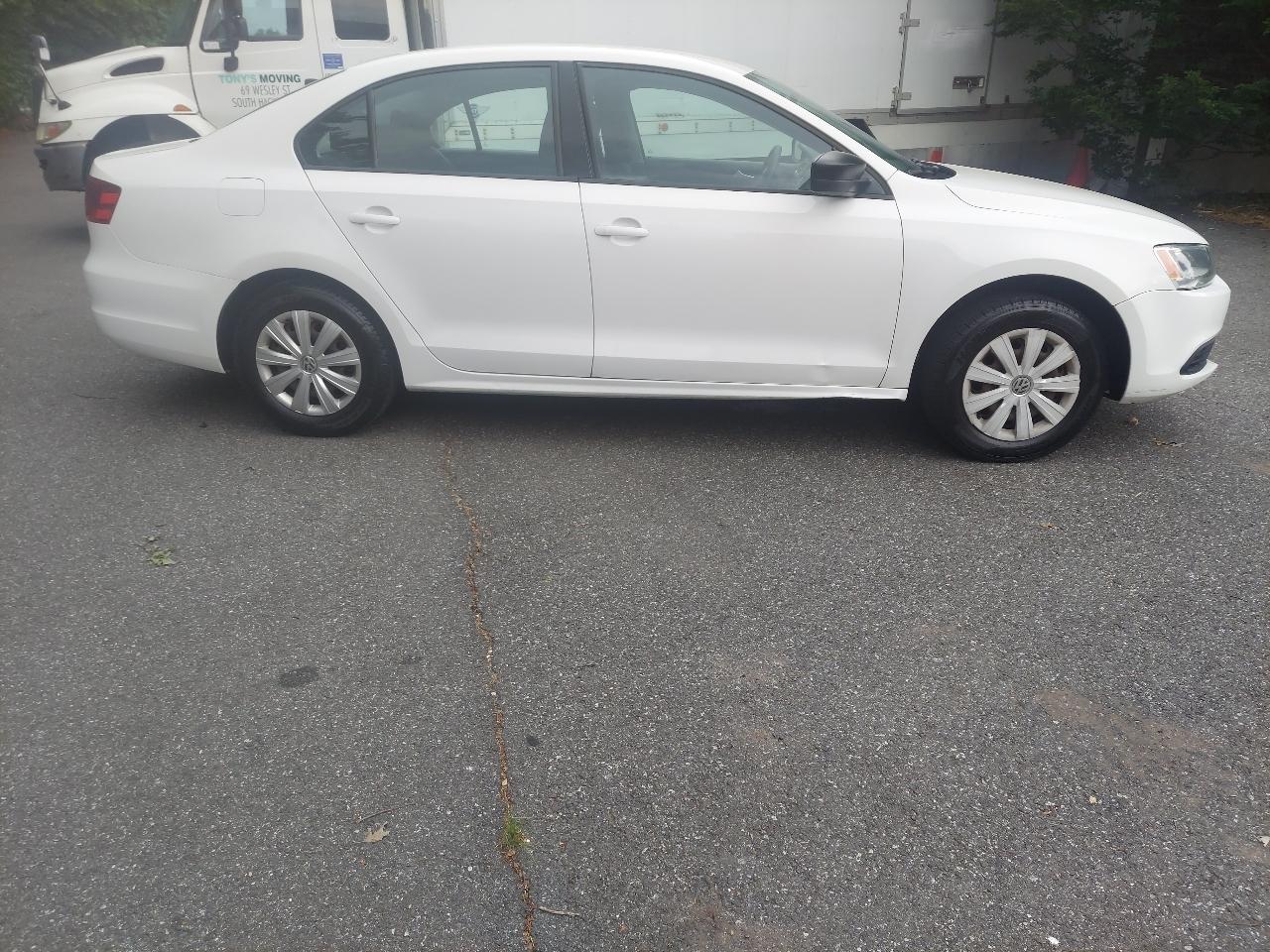 Volkswagen Jetta Sedan 4dr Auto S 2014