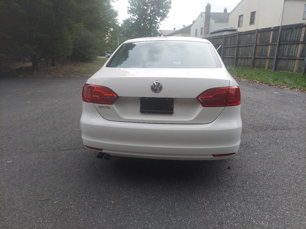 Volkswagen Jetta Sedan 4dr Auto S 2014