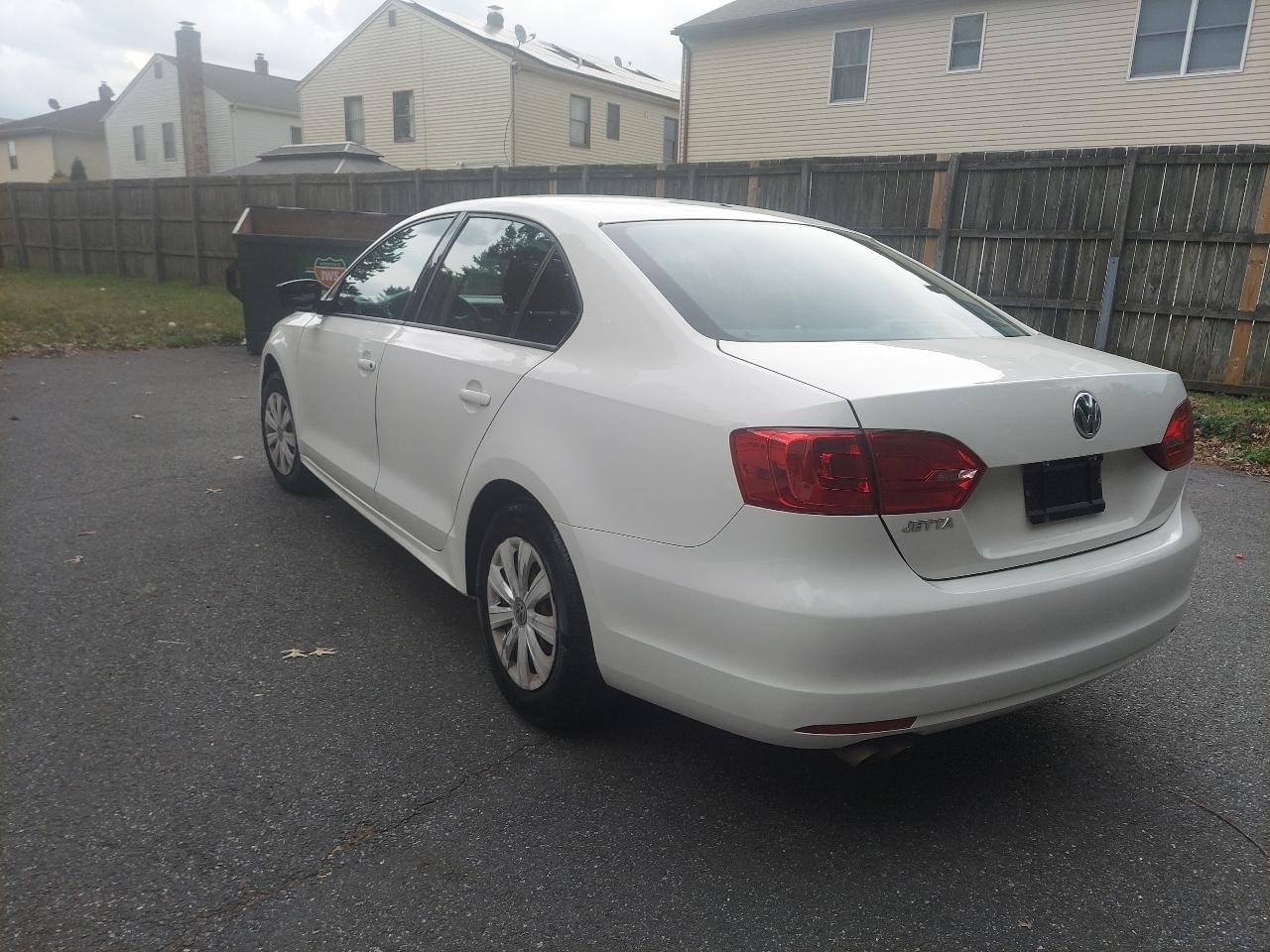 Volkswagen Jetta Sedan 4dr Auto S 2014