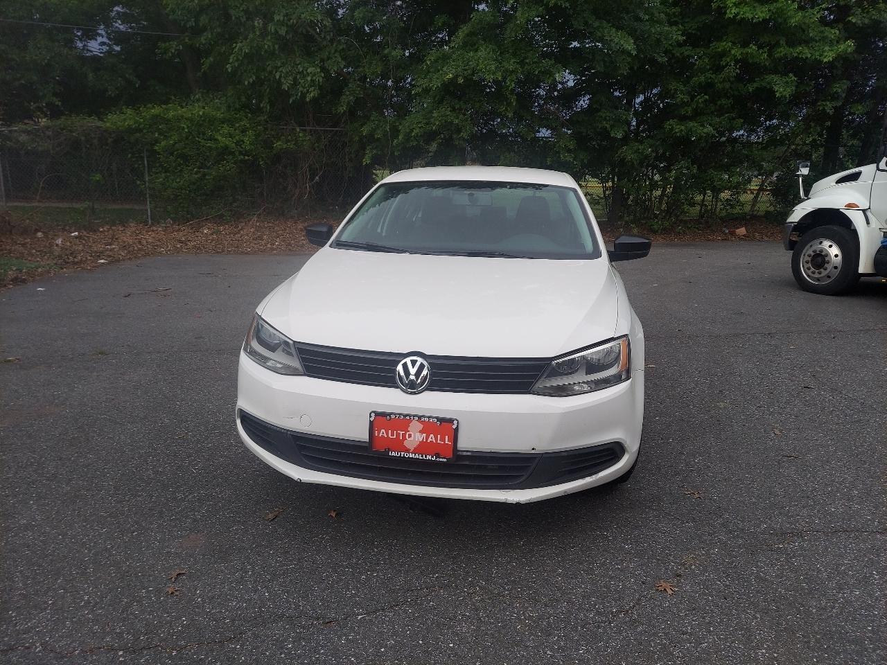 Volkswagen Jetta Sedan 4dr Auto S 2014