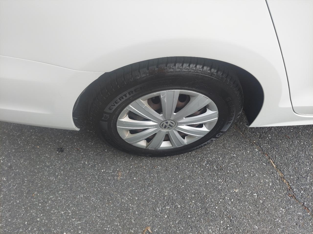 Volkswagen Jetta Sedan 4dr Auto S 2014