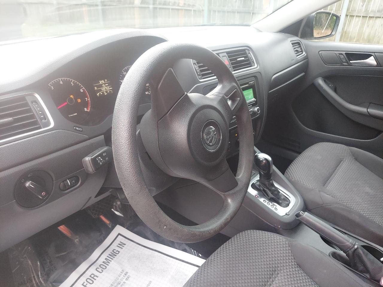 Volkswagen Jetta Sedan 4dr Auto S 2014