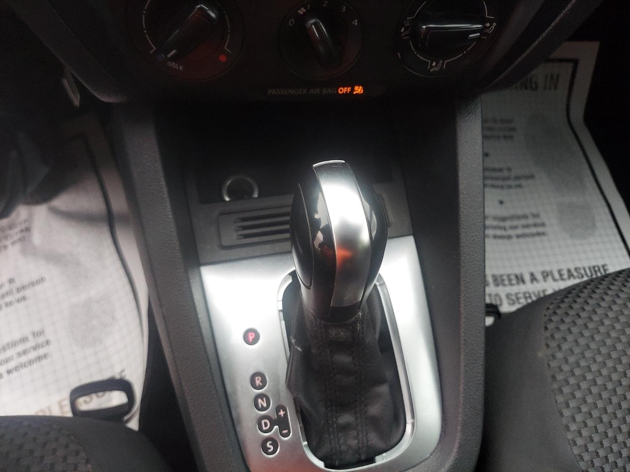Volkswagen Jetta Sedan 4dr Auto S 2014