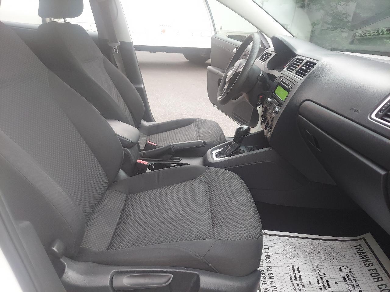 Volkswagen Jetta Sedan 4dr Auto S 2014