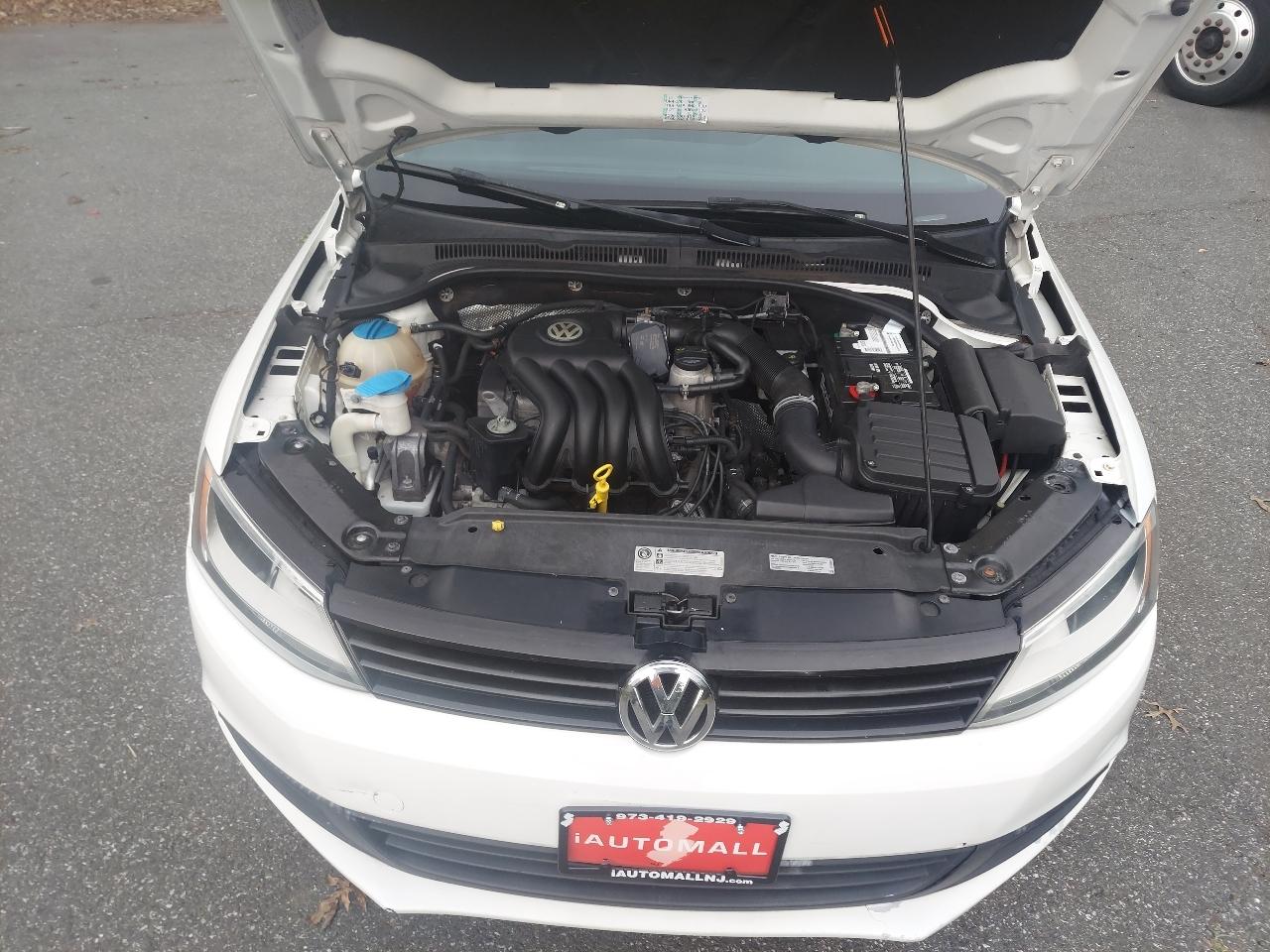 Volkswagen Jetta Sedan 4dr Auto S 2014