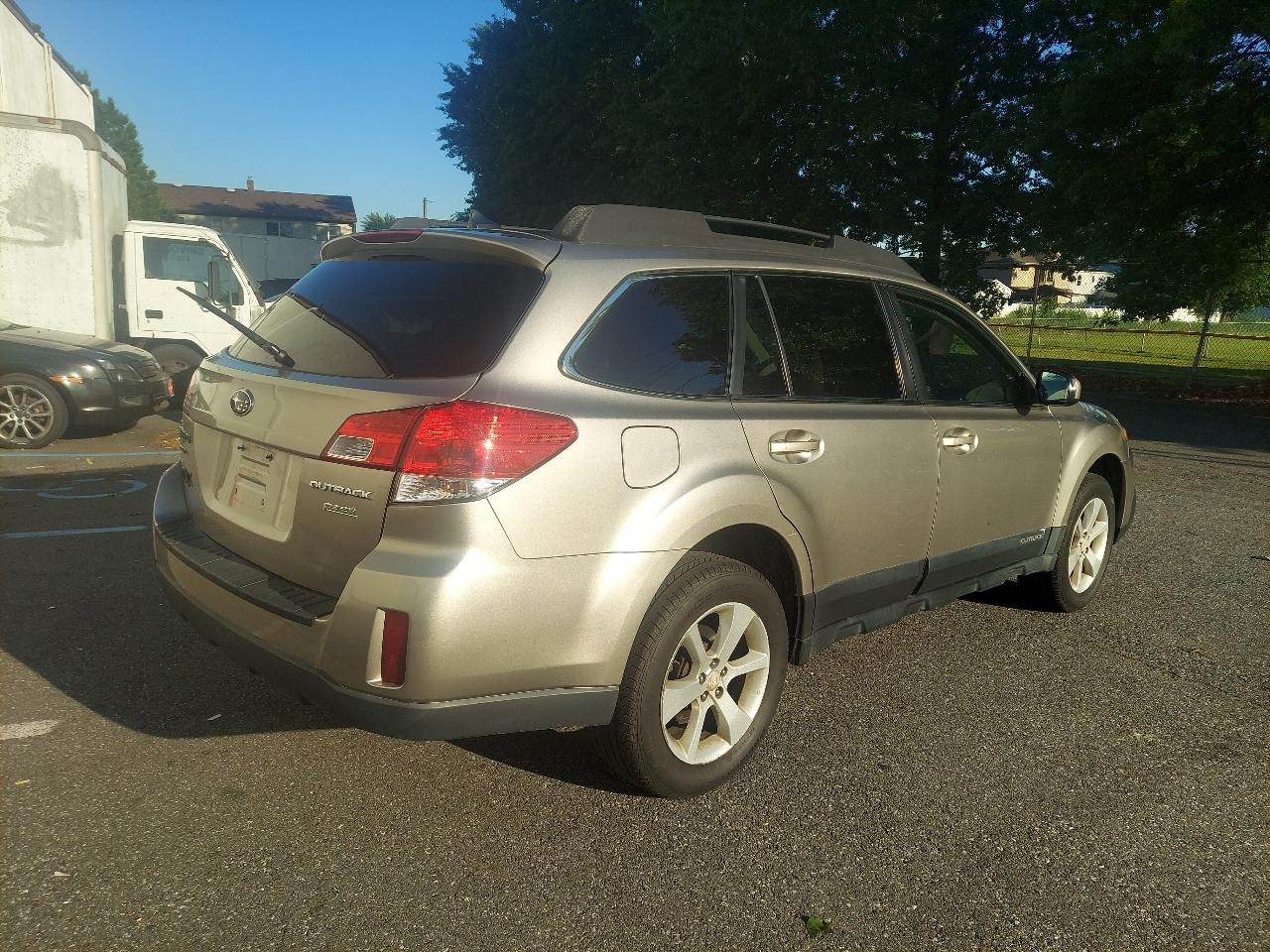 Subaru Outback 4dr Wgn H4 Auto 2.5i Premium 2014